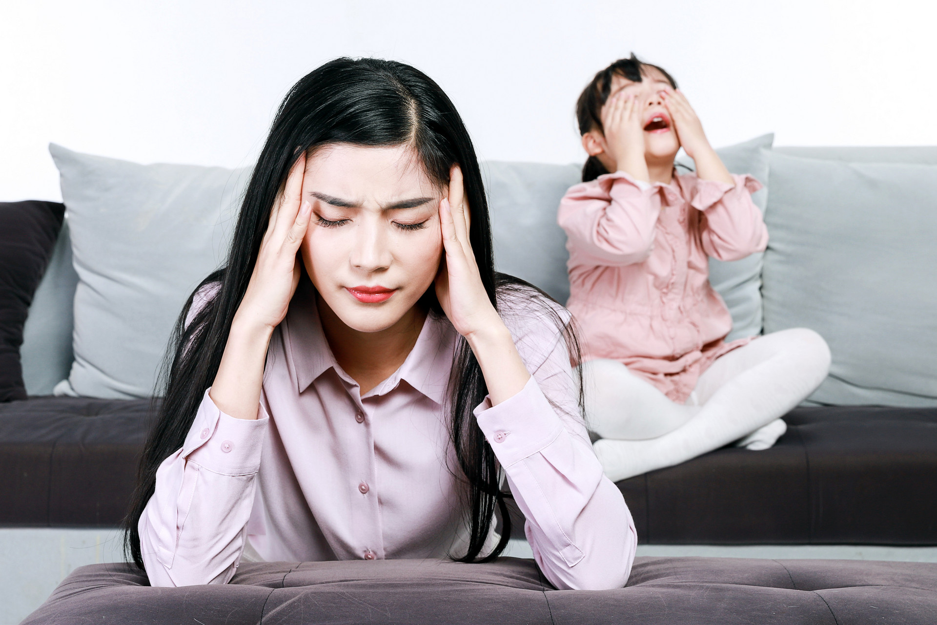 父母的情绪对孩子有哪些影响？该如何控制自己坏脾气？