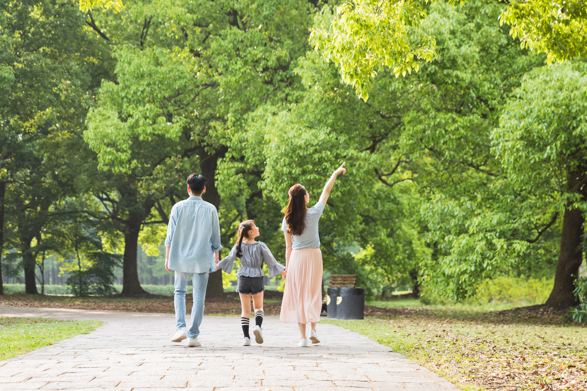 青少年叛逆动手打妈妈怎样处理