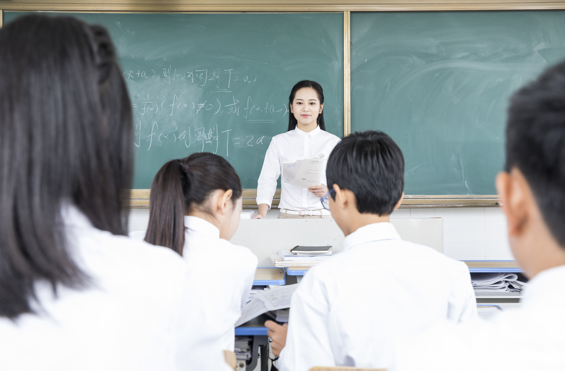 孩子社交恐惧不上学怎么办？