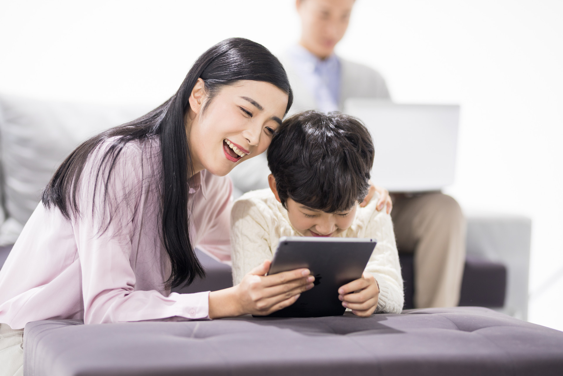 妻子心安则家安，要把老婆放在第一位